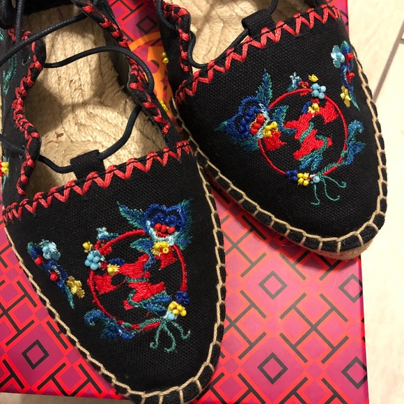 NEW Tory Burch Sonoma Embroidered Ghillie Flats - Picture 7 of 8